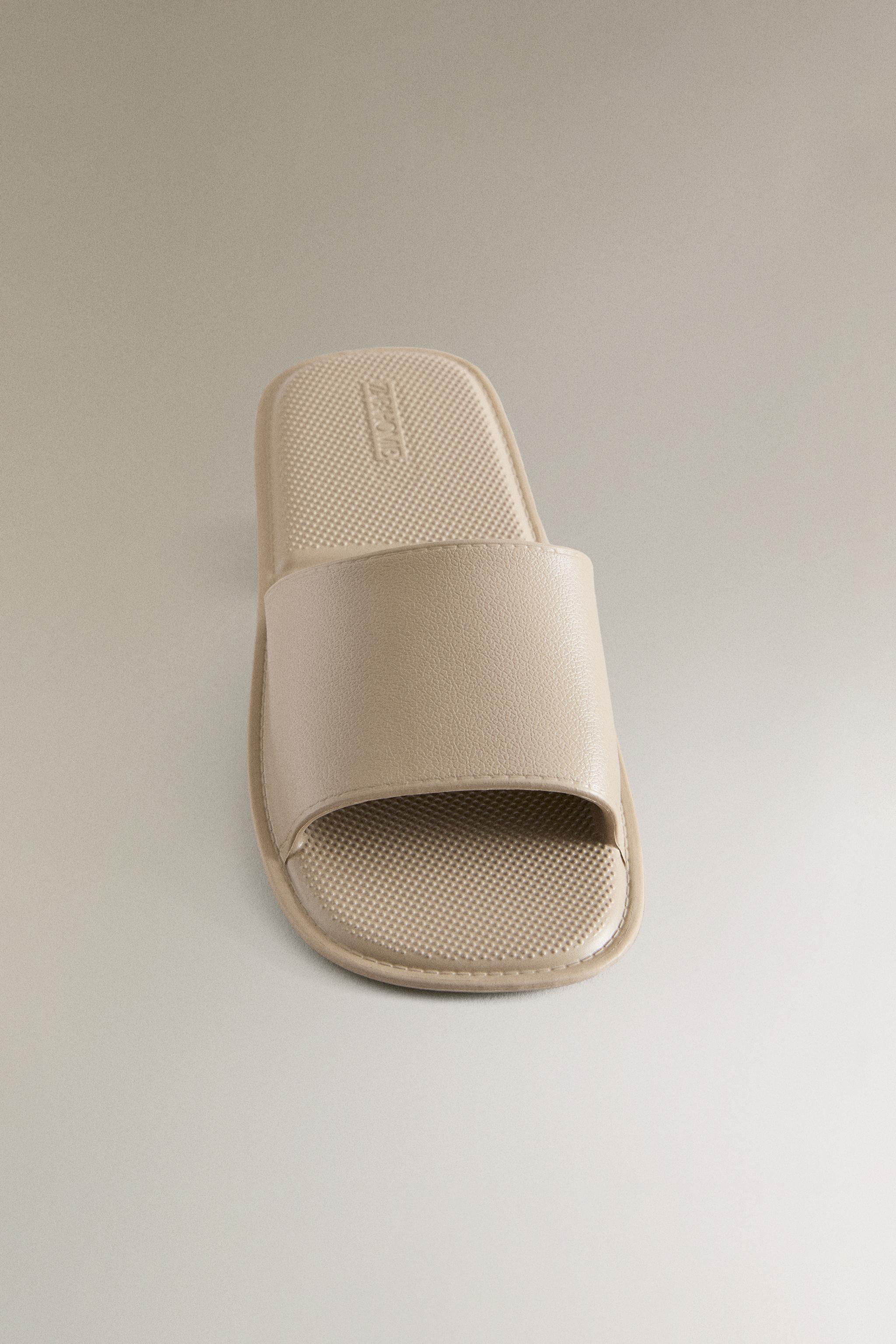 BATHROOM SLIDER SLIPPERS